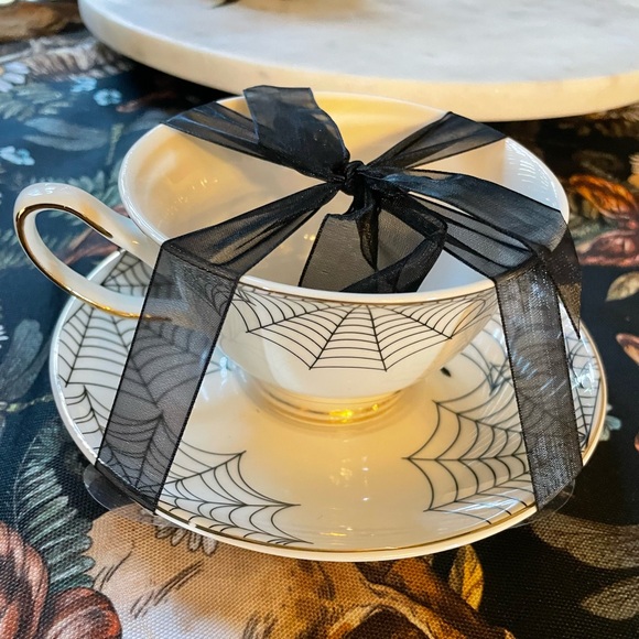 PARK CHATEAU NWOT Spider & Web Teacup And Saucer Set White & Black W/Gold Trim - Picture 10 of 10